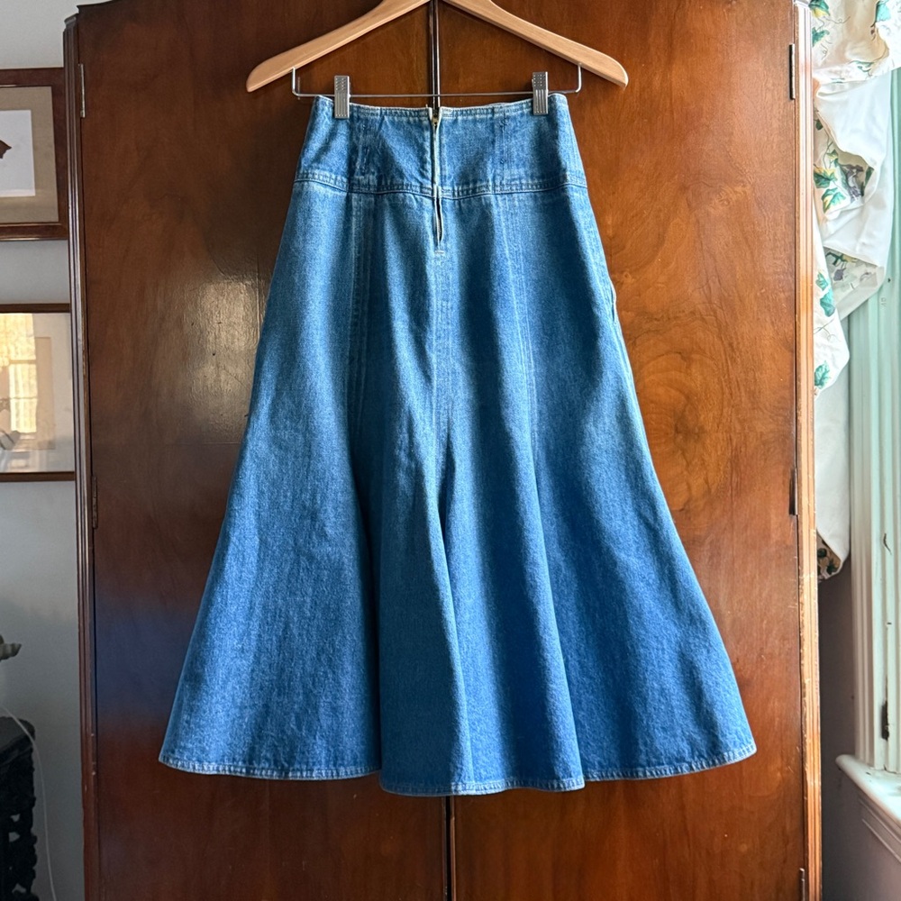 Vintage Lizwear Petites Flared A-Line Long Stonewashed Denim Skirt; 6 Petite - Picture 2 of 9